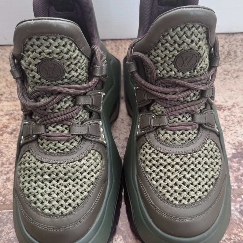 Authentic LV arch-light 2.0 platform Sneakers size 37 1/2